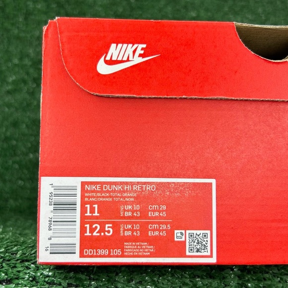 Nike Dunk High Shoes - Picture 8 of 8